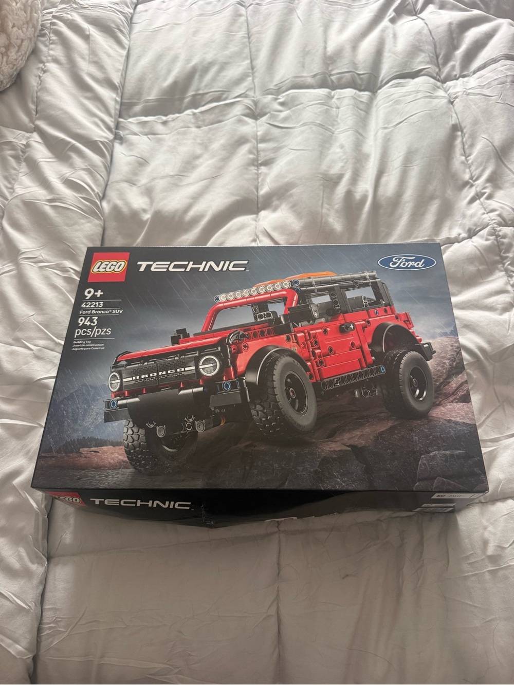 LEGO Technic Red Ford Bronco SUV Building Set (943 pcs)